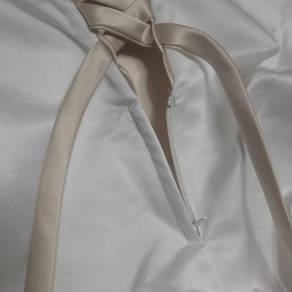 David's Bridal Wedding Dress Size 4 White Champagne Cuff Neckline T9168 - Picture 15 of 16